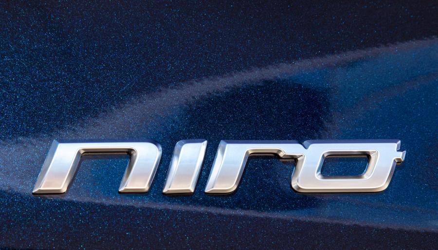 Логотип Kia Niro Plug-In Hybrid (DE) 2019 года  (WW) (фото 34 из 53)